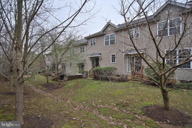 Building Photo - 46 Hoover Ave