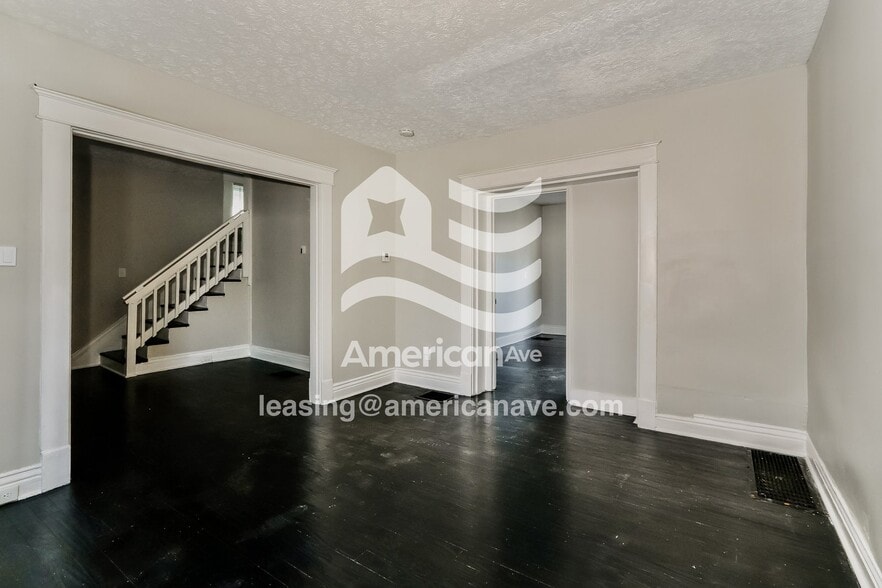 Building Photo - 1216 S 32nd St