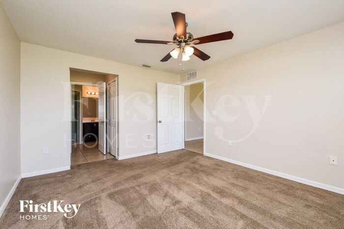 Building Photo - 3923 E Gator Cir