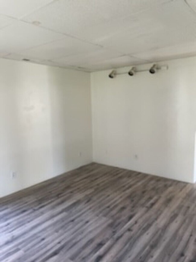 Building Photo - 106 133rd St