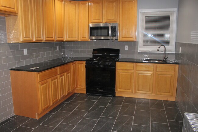 Primary Photo - 541 Prospect St