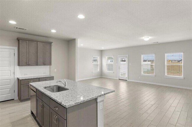 Building Photo - 195 Hortus Dr