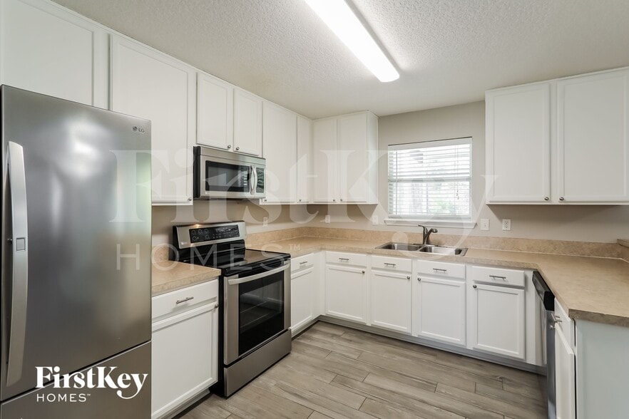 Building Photo - 2954 Ravine Hill Dr