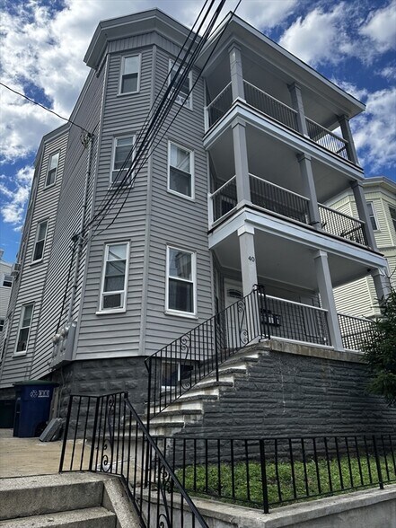 Primary Photo - 40 Temple St