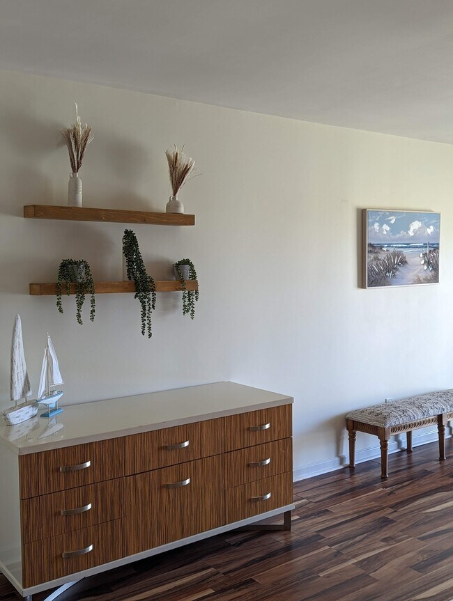 Building Photo - 211 Palmer Way