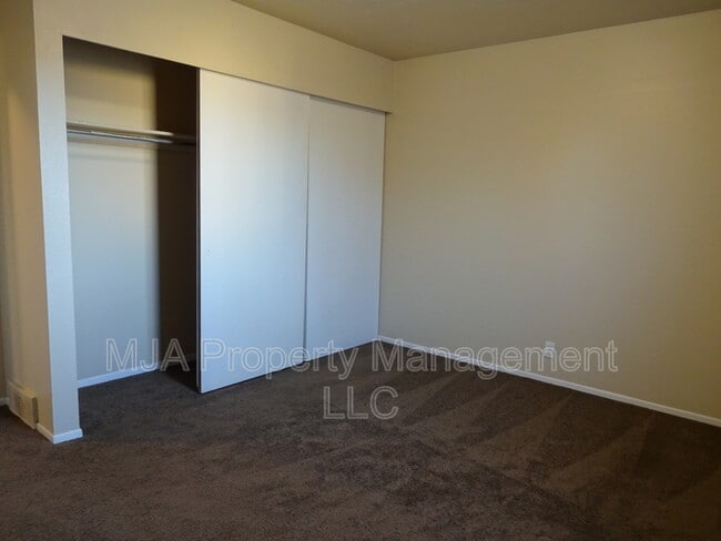Building Photo - 5830 S Nickle Way
