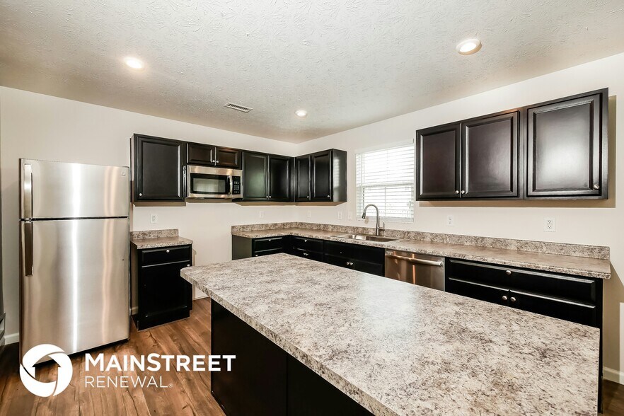 Building Photo - 13823 N Cardonia Dr