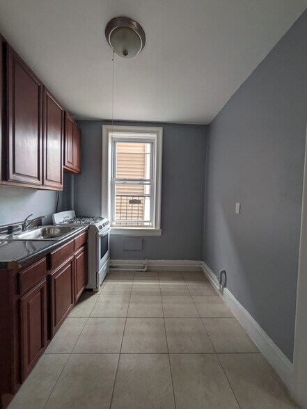 Building Photo - 667 Avenue A
