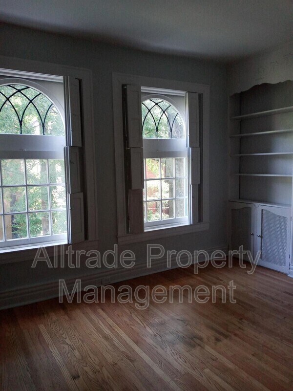 Building Photo - 422 Belgravia Ct