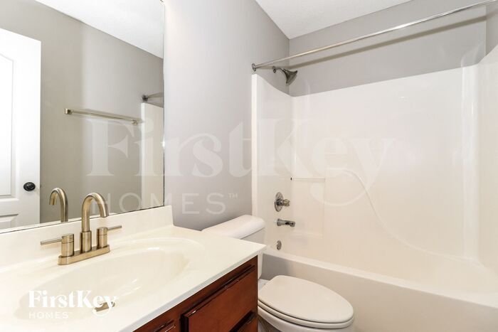 Building Photo - 11595 Millwind Dr