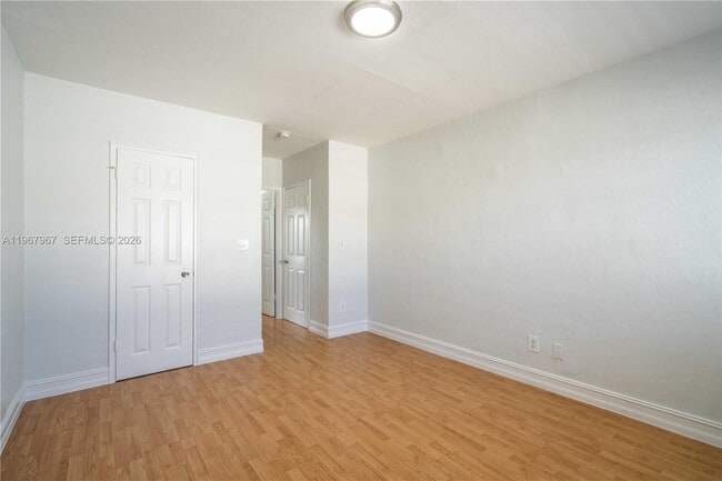 Building Photo - 7925 Hawthorne Ave