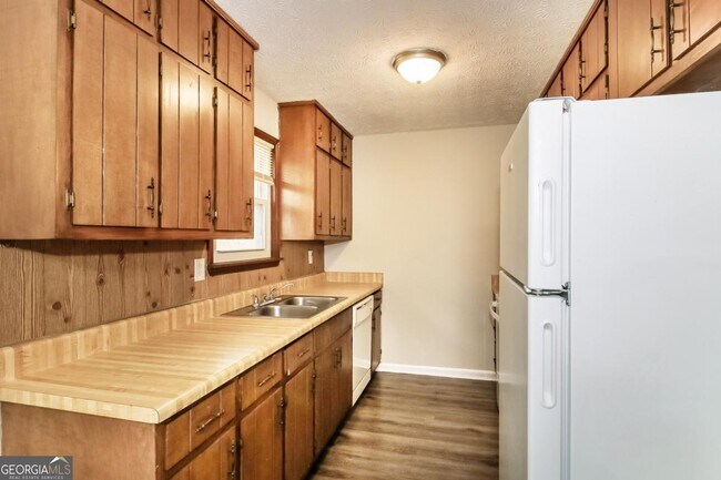Building Photo - 307 Hamilton Glenn