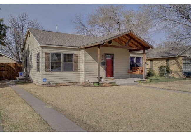 Building Photo - 2804 33rd St