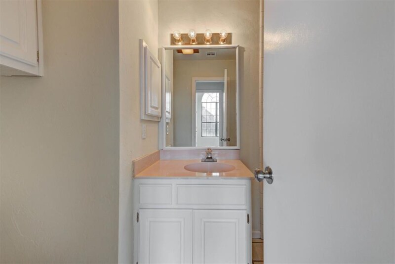 Building Photo - 8125 Jason Dr