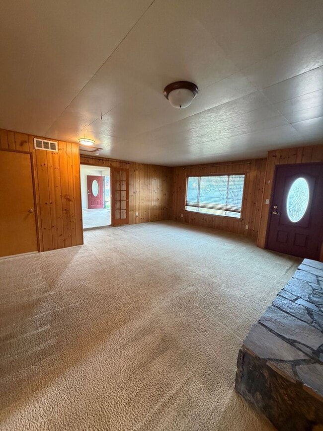 Building Photo - 21119 Bear Creek Rd