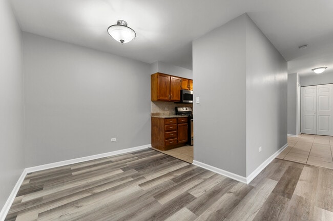 Building Photo - 1500 Robin Cir