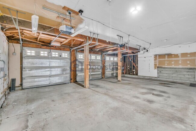 Building Photo - 30 Pony Ct