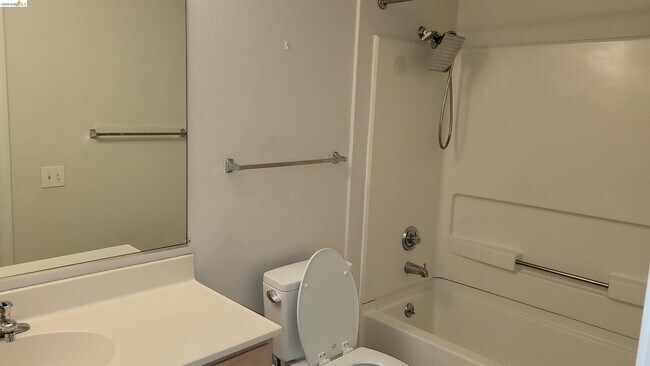 Building Photo - 555 10th St