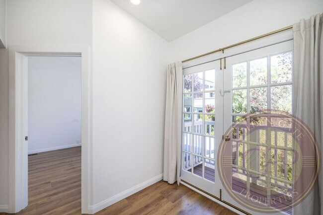 Building Photo - Potrero Hill - 2 BR, 1 BA House 1,124 Sq. ...
