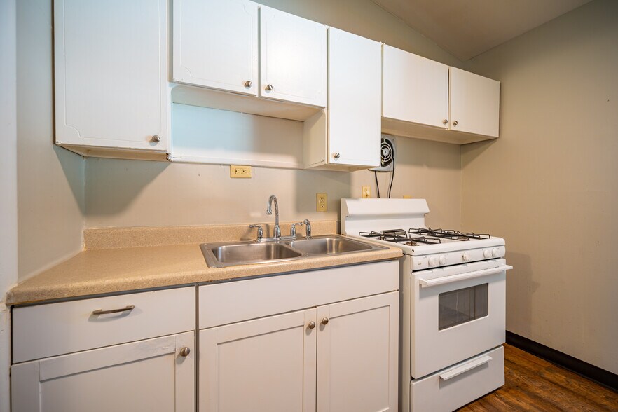 Building Photo - 512 Julien Cir