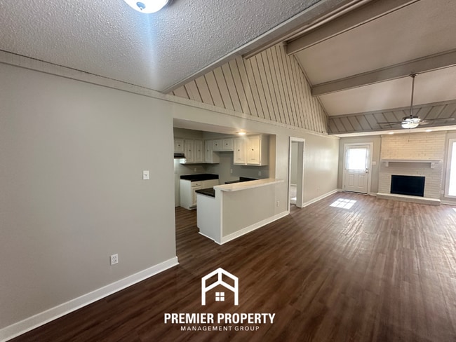 Building Photo - 6577 Beaverlodge Dr