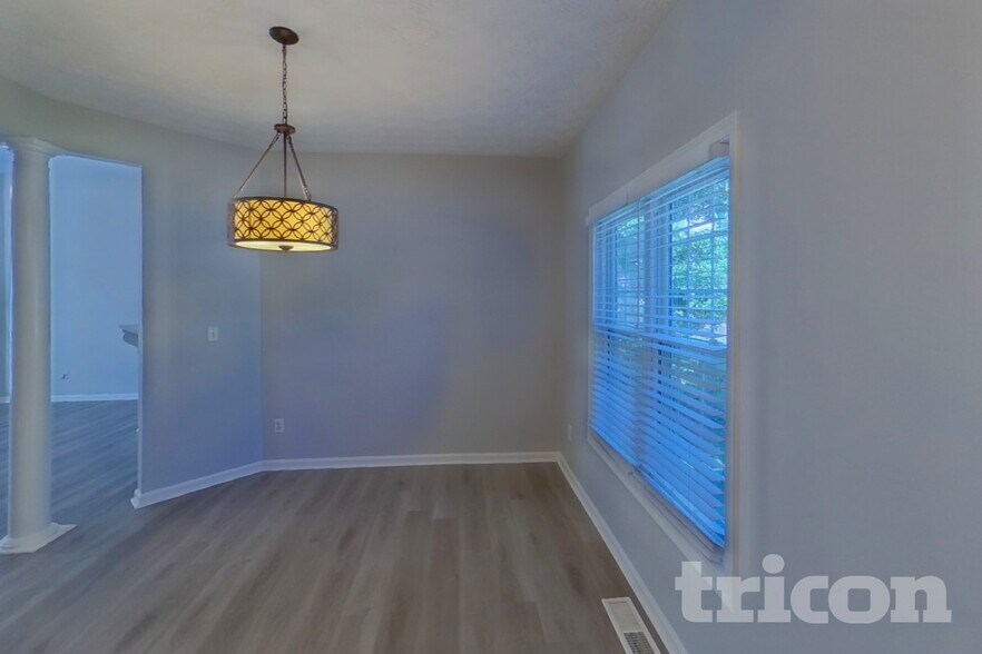 Building Photo - 806 Board Walk Ct