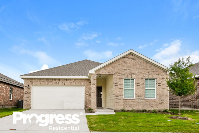 Primary Photo - 487 London Dr