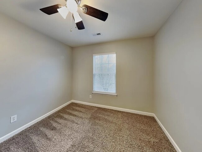 Building Photo - 302 Graham Meadow Dr