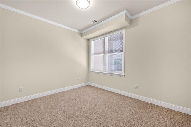 Building Photo - 1022 Emory Parc Pl