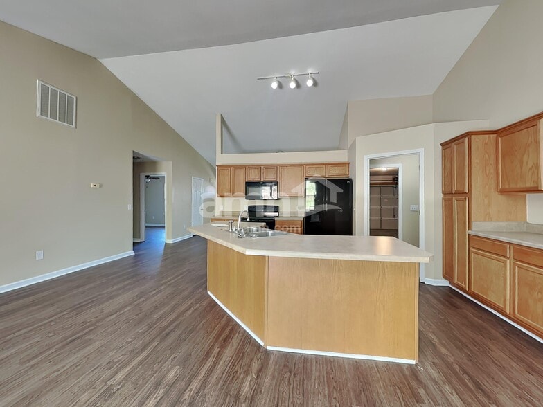 Building Photo - 3 Kavanagh Ct