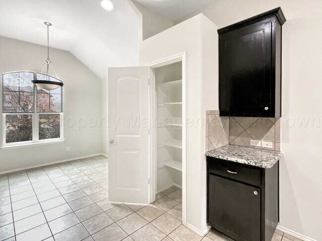 Building Photo - 2053 Leonard Ranch Rd