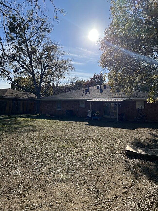 large fenced backyard - 1605 N 26th St