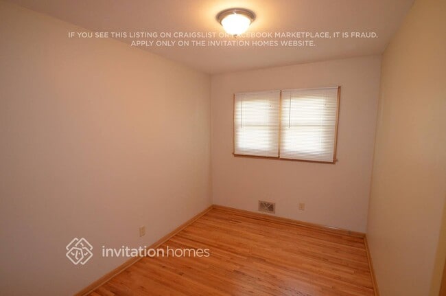 Building Photo - 4240 6th St NE