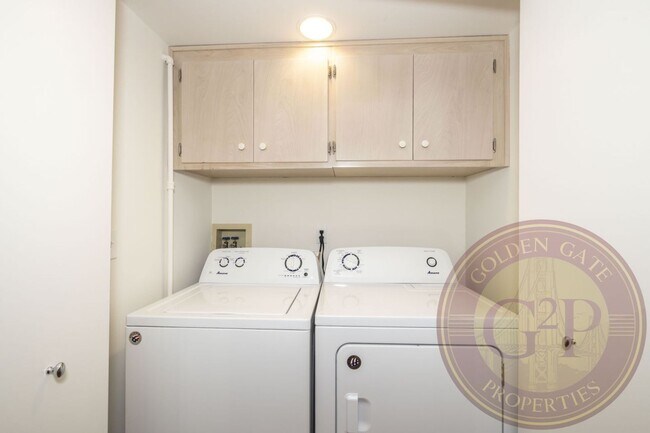 Building Photo - Lone Mountain - 3 BR, 2 BA House 2,185 Sq....