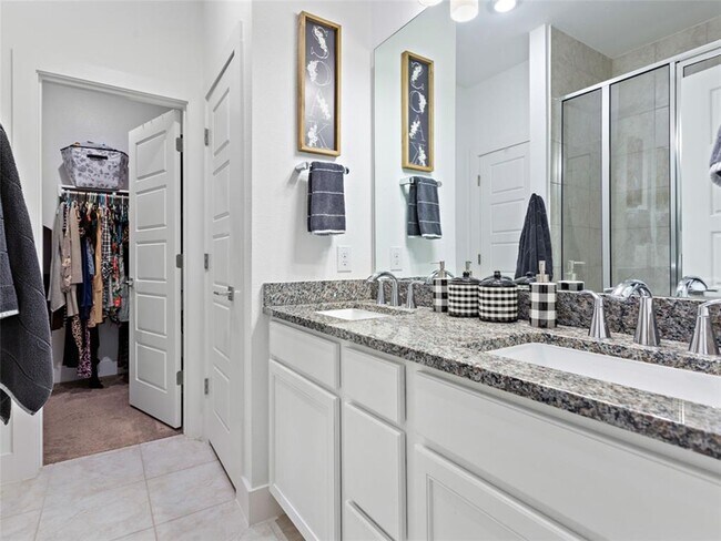 Building Photo - 557 Peace Dr