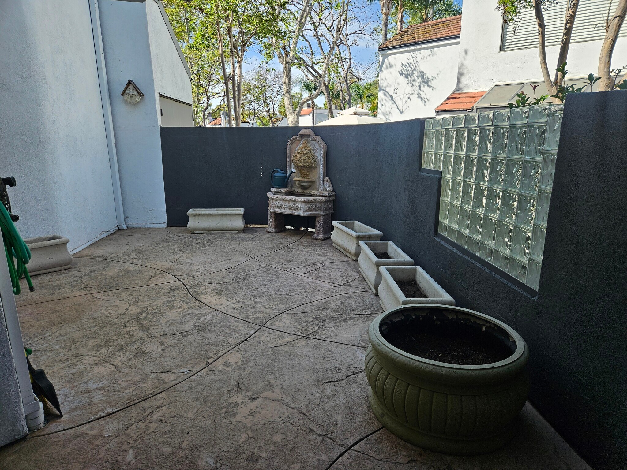 Building Photo - 2519 Chandler Ave