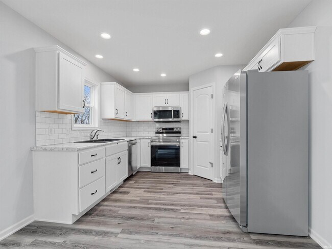 Building Photo - 14732 Verona Lks Psge