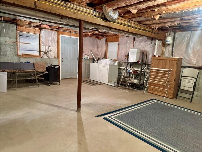 Building Photo - 34 Marian Ave