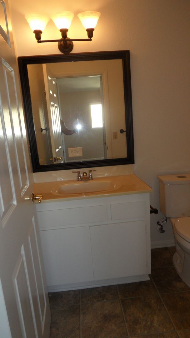 Building Photo - Clark 157-161