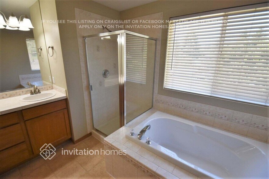 Building Photo - 12416 SE 259th St