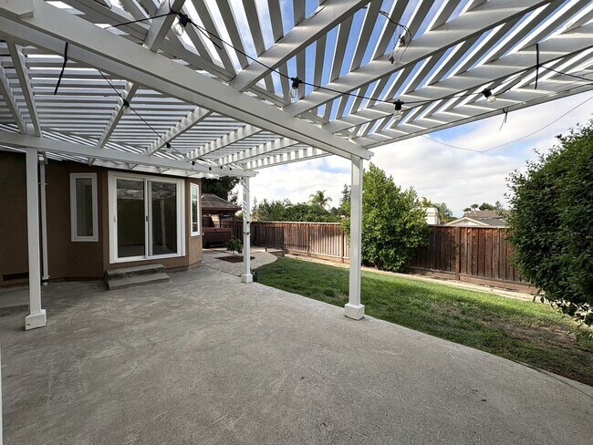 Building Photo - 3532 Rollingside Dr