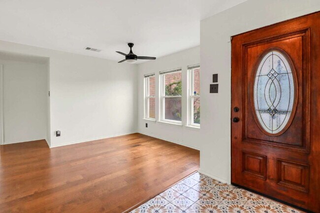 Building Photo - "Discover Your Dream Home: Spacious 3-Bedroom Oasis with Granite Elegance in San Antonio!"