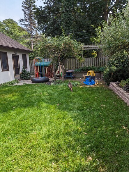 Building Photo - 416 Yarmouth Rd