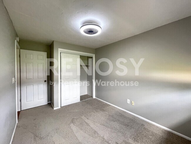 Building Photo - Largo - 4 Bed/2 Bath Single Family Home with Fenced Yard
