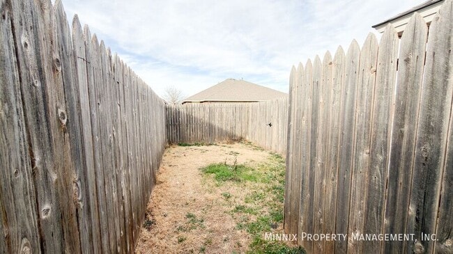 Building Photo - 5402 Kemper St