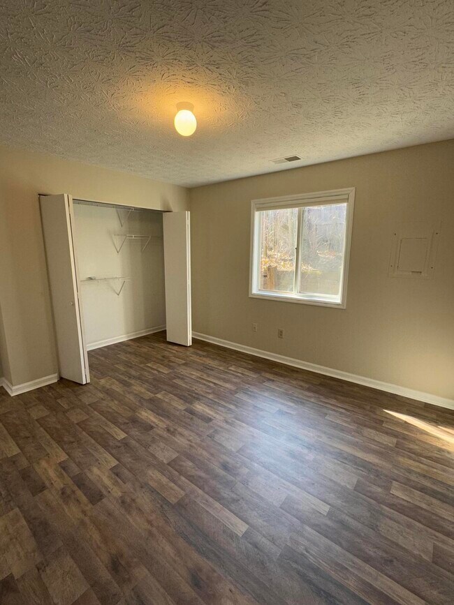 Building Photo - 1470 Vintage Cir