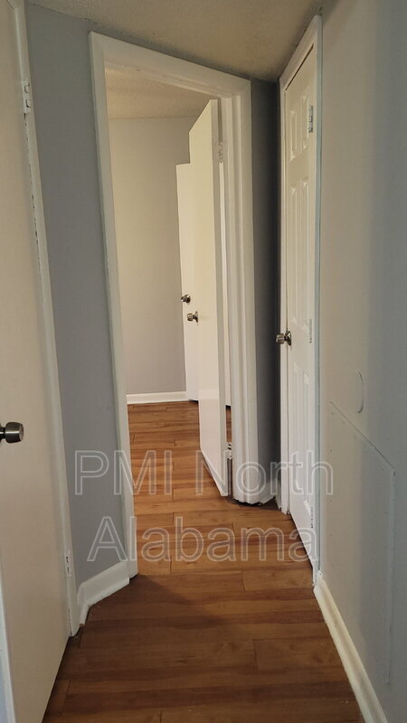 Building Photo - 1221 Grant St SE