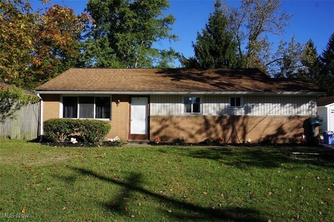 Primary Photo - 211 Hilltop Dr