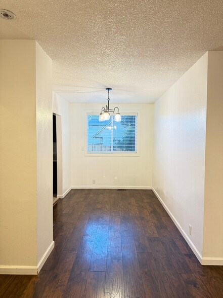 Building Photo - 874 S 90th St