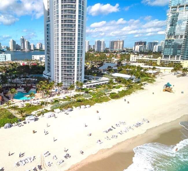 Building Photo - 18201 Collins Ave